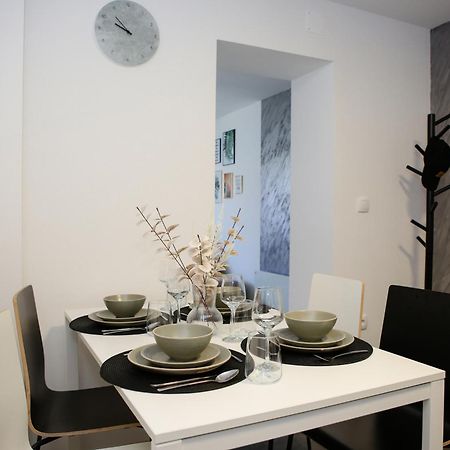 Apartman Grey ยาสเตรบาร์สโก ภายนอก รูปภาพ